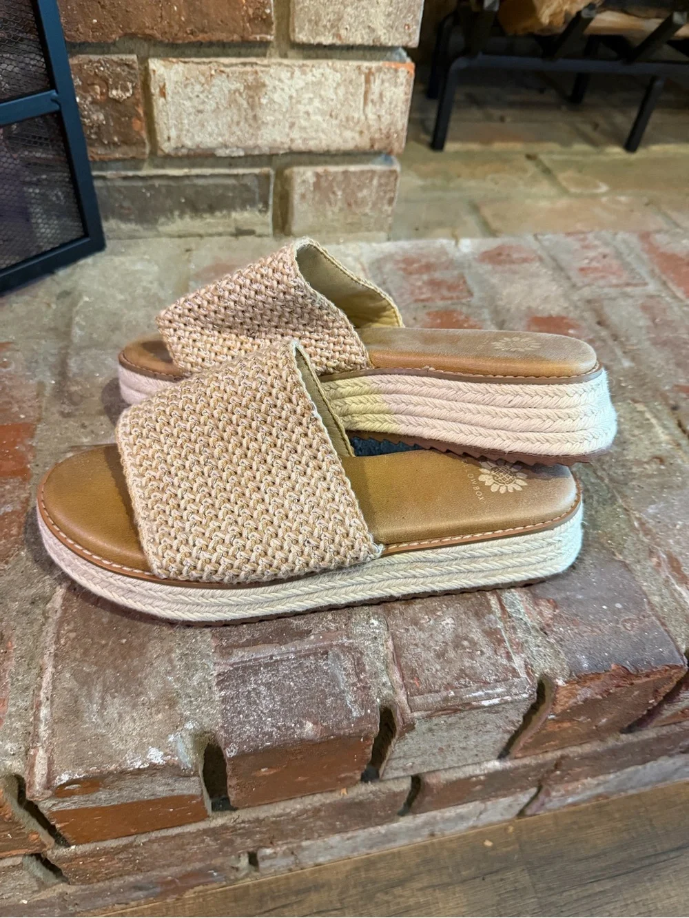 Yellow box Woven Slide Platform Sandals in Natural Size 9 - Picture 4 of 6